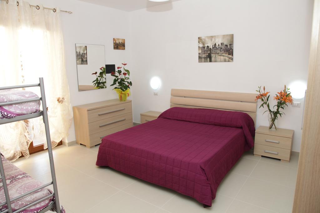 Appartamenti Desi Тропея Номер фото